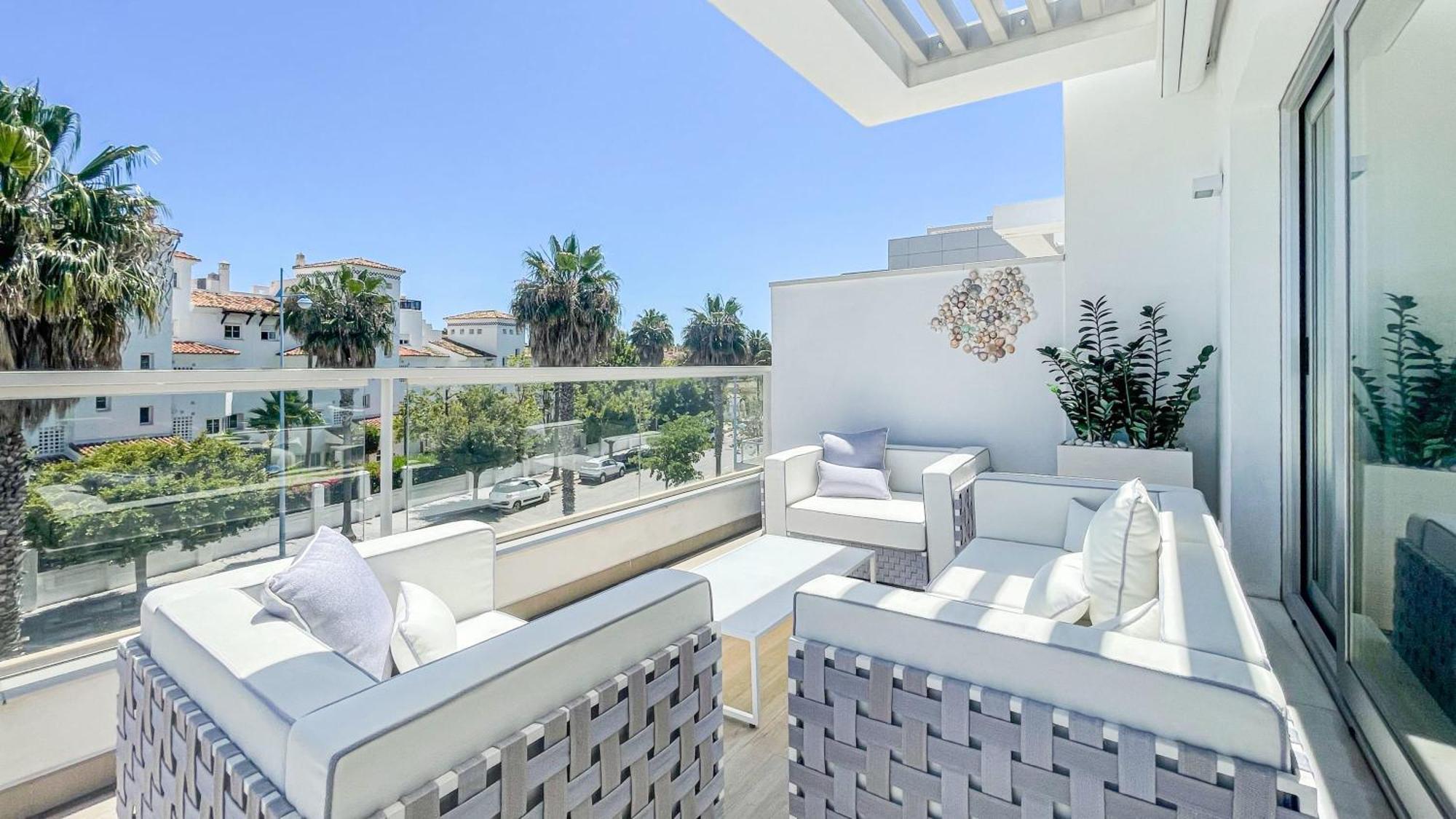 Apartment Beachfront Luxury Rooftop Penthouse Wifi Pools Grill I O Nac Paddle